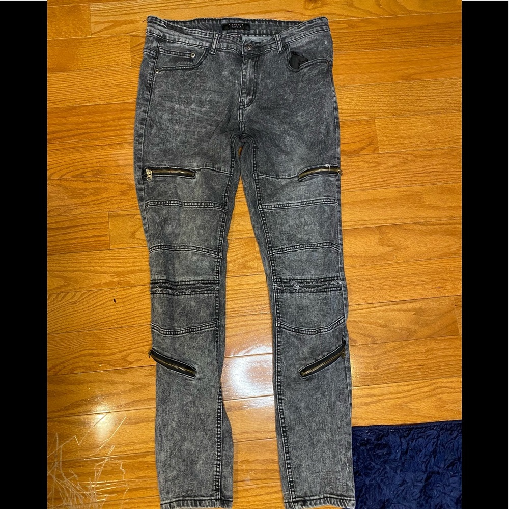 Skinny jeans